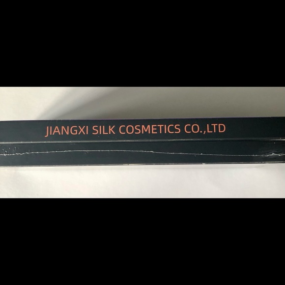 NAKED COSMETICS 12 COLOUR EYESHADOW PALETTE. - 24 - Picture 7 of 9